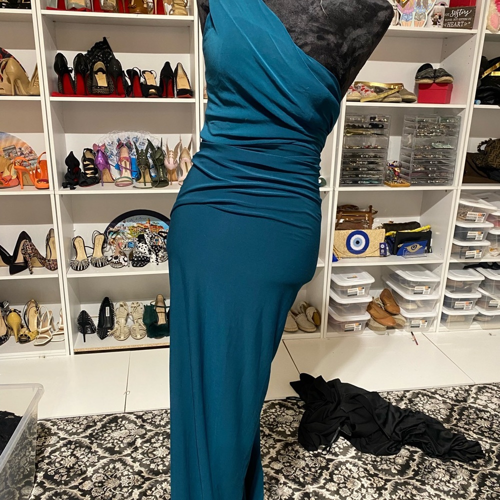 Elegant Teal Evening Gown